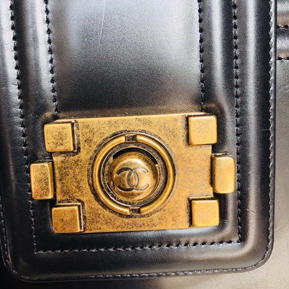 Chanel Glazed Calfskin Boy Tote - Picture 7 of 16